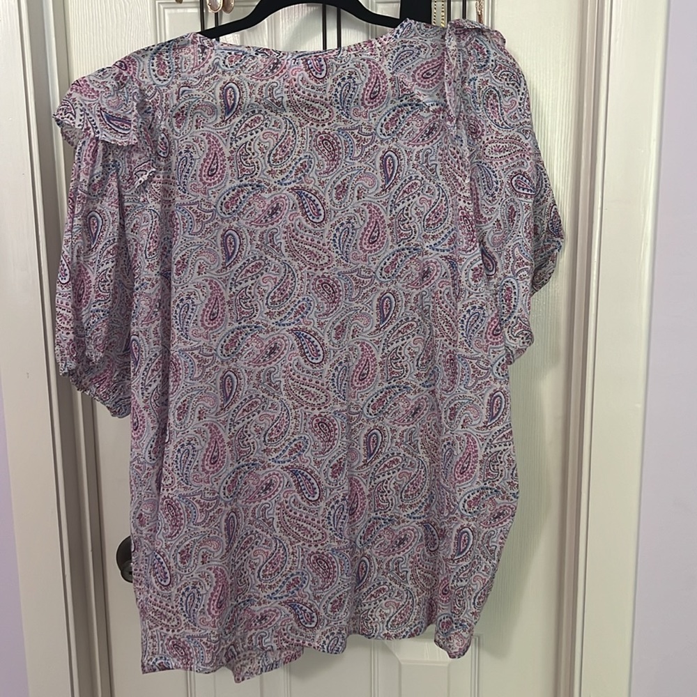 Trendy Ruffle Top - Picture 3 of 3